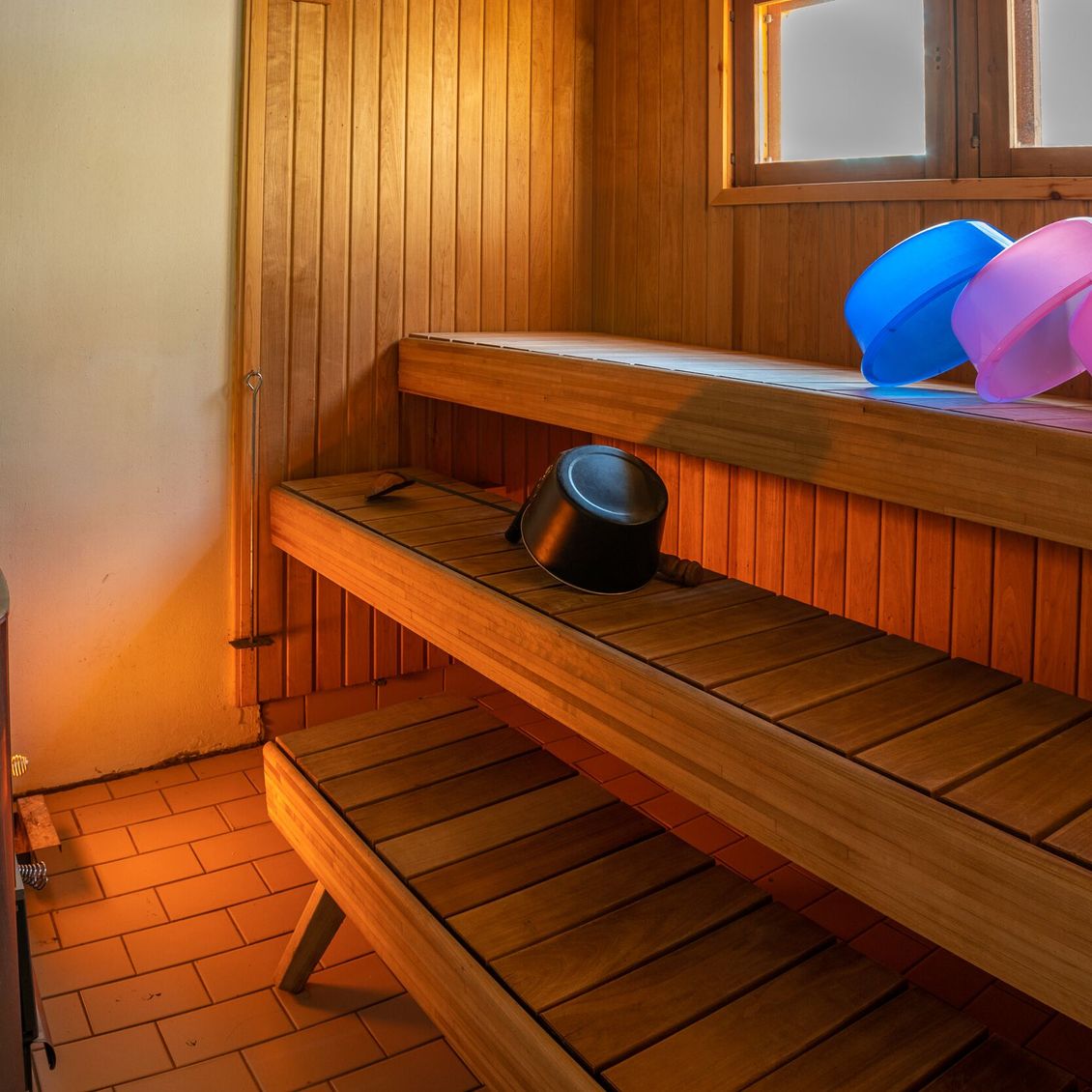 Kalakotka -mökin puulämmitteinen sauna